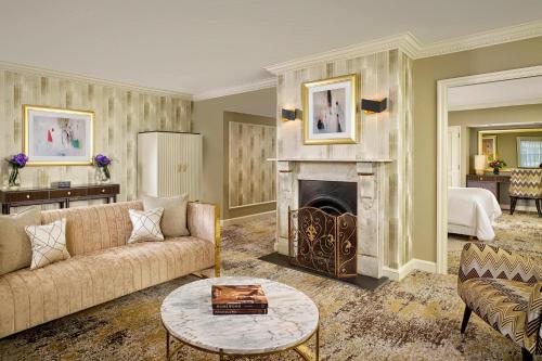 The College Green Dublin Hotel, Autograph Collection Image