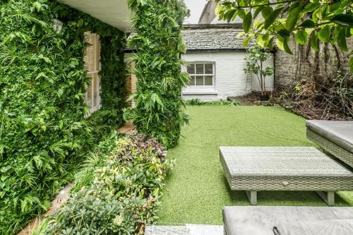 Foto LONDONERS - It's South Ken, Darling! 6