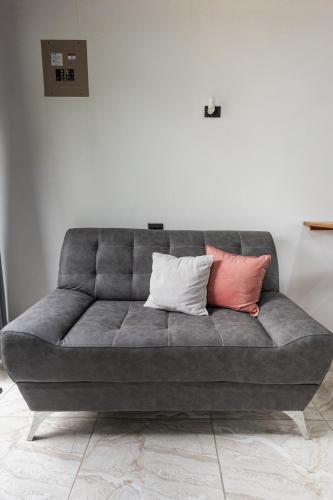 Posezení v ubytování Cabu House 1