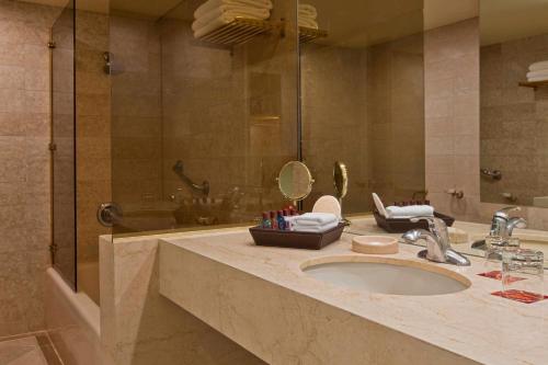 Ένα μπάνιο στο Sheraton Santiago Hotel & Convention Center