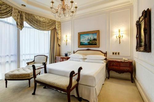Ένα ή περισσότερα κρεβάτια σε δωμάτιο στο Sheraton Santiago Hotel & Convention Center