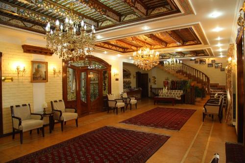 Coin salon dans l'établissement Hotel Grand Samarkand Superior - A