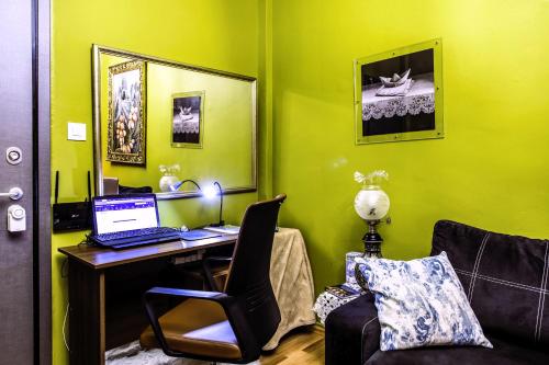 Premium GaLeRia 4A