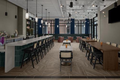 Restaurace v ubytování Hyatt House Raleigh Downtown/Seaboard Station