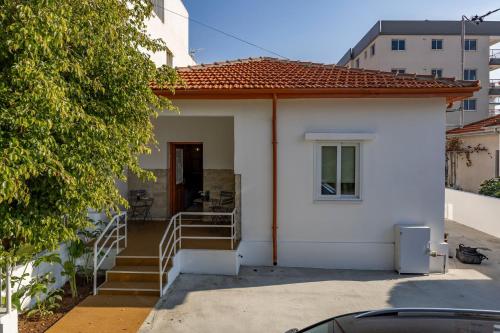 Photo de la galerie de l'établissement Olga Premium Apartments, à Limassol