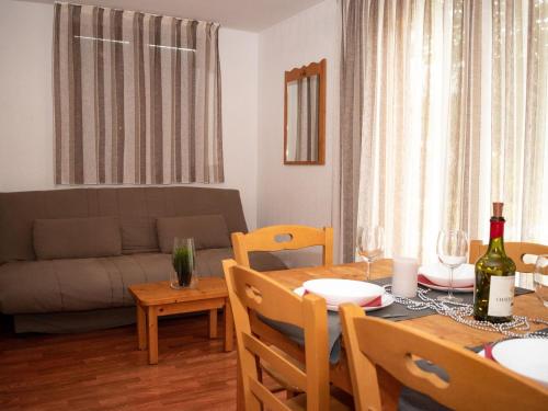 Chalet Mitoyen 3 Pièces 6 Pers. avec Terrasse et Piscine - Résidence Le Hameau du Puy, Dévoluy - FR-1-504-483