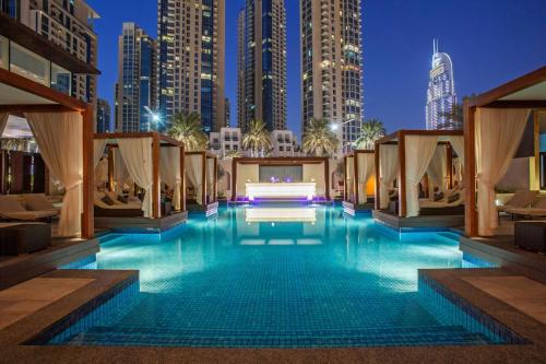 Bazén v ubytování Hotel Boulevard, Autograph Collection, Downtown Dubai nebo v jeho okolí