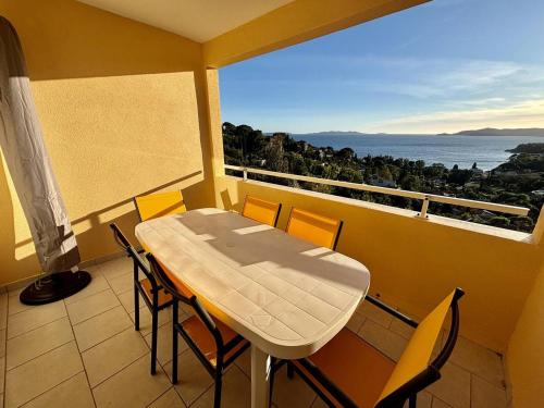 Appartement confortable avec terrasse, proche plages - FR-1-816-1