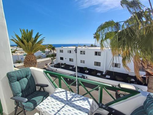 TOP FLOOR OCEAN VIEWS Lanzamar - Renovated Gem with a Sunny, Private Terrace & Elevator & Pool - Puerto del Carmen
