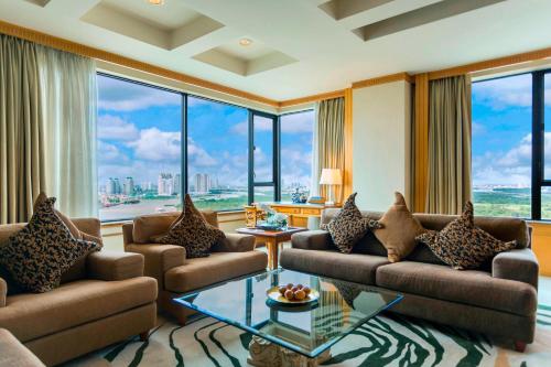 Un lugar para sentarse en Renaissance Riverside Hotel Saigon