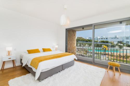 Family Villa 3 Bedrooms private rooftop with Pool