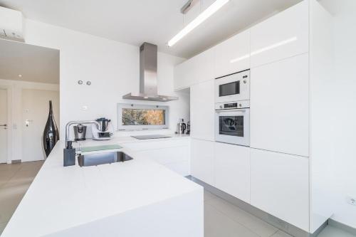 Family Villa 3 Bedrooms private rooftop with Pool