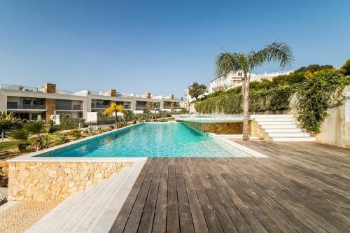 Family Villa 3 Bedrooms private rooftop with Pool