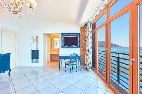 Μια τηλεόραση ή/και κέντρο ψυχαγωγίας στο Hotel Villa Sirio