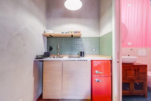 Private Garden Studio 3 Min Walk to Metro