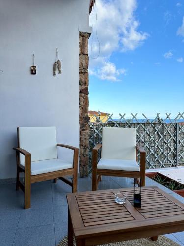 Balkón nebo terasa v ubytování Li Cuppulati House Agrustos