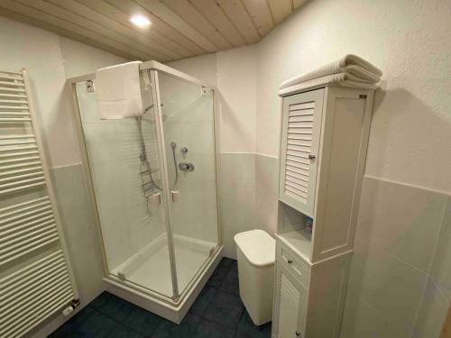 Wohnung mit Gartenblickにあるバスルーム