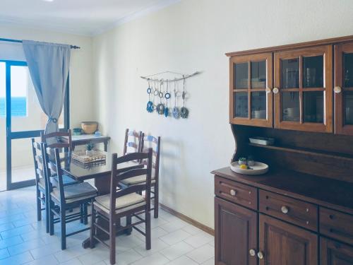 Apartamento com vista-mar na Praia da Rocha, Portimão
