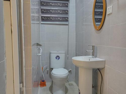 Koupelna v ubytování Logos Guest Suites