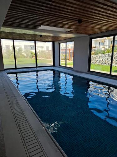 Πισίνα στο ή κοντά στο DejaBlue Penthouse Studio
