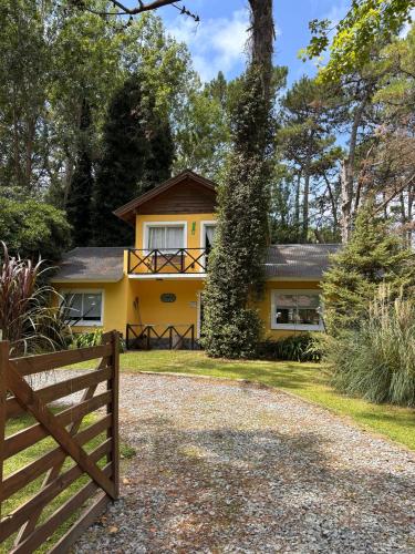 Το κτήριο όπου στεγάζεται  η παραθεριστική κατοικία