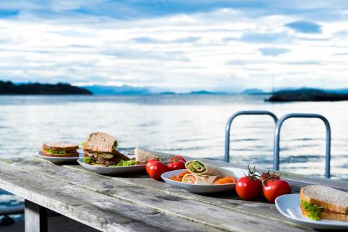 Afbeelding uit fotogalerij van Sjøberg Ferie og Hotell in Østhusvik