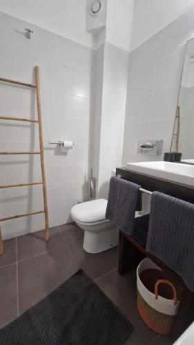 Un baño de Studio Tamarin