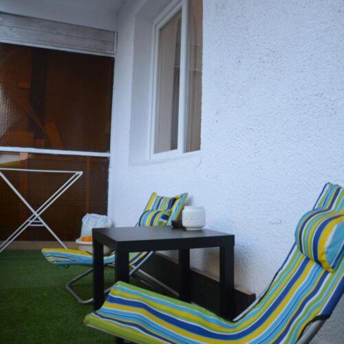 Χώρος καθιστικού στο Second Floor Apartment