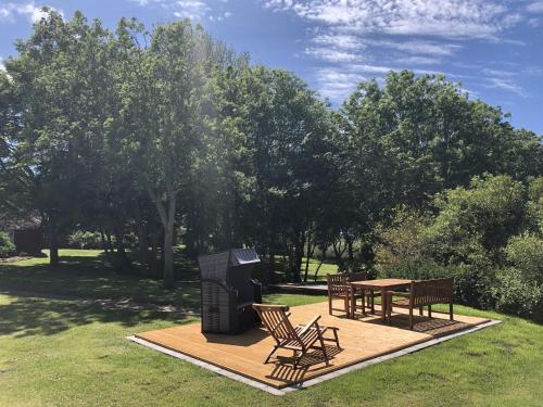 Taman di luar Haubarg alte Strandvogtei
