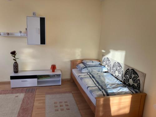 Rétifarkas Apartment with a green belt, fantastic city views and free parkingにあるベッド