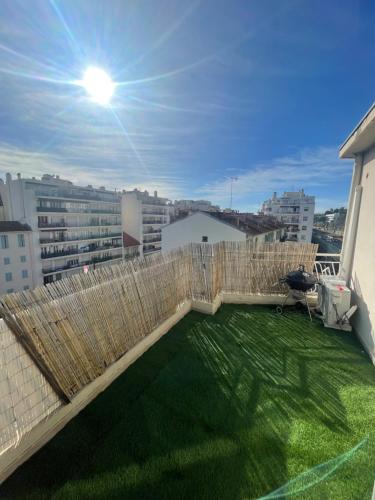 Cozy appartment downtown Nizza 2 Bedroom 1 min Beach 1 min tramway 10min airport air conditionner