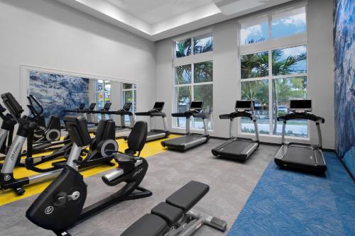 Pusat kecergasan dan/atau kemudahan kecergasan di Courtyard by Marriott Delray Beach