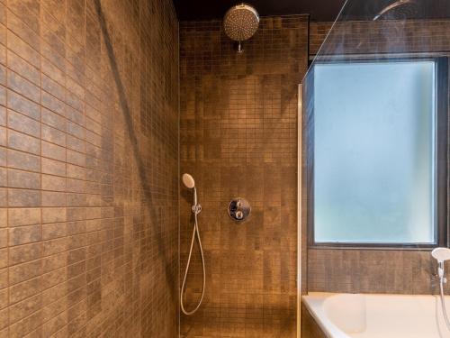 Un baño de Holiday Home Zevenhuizen near Rottemeren