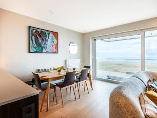 Billede fra billedgalleriet på Apartment in Koksijde with Stunning Sea Views i Sint-Idesbald