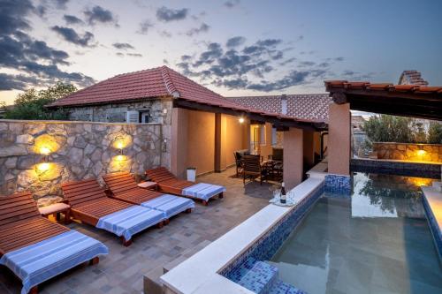 Family friendly house with a swimming pool Zastrazisce, Hvar - 23743