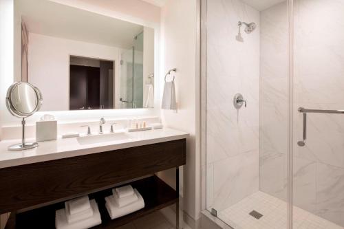 Renaissance Denver Downtown City Center Hotel Image