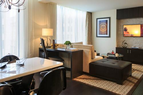Renaissance Denver Downtown City Center Hotel Image
