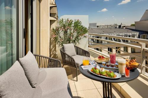 Đồ ăn tại/gần khách sạn