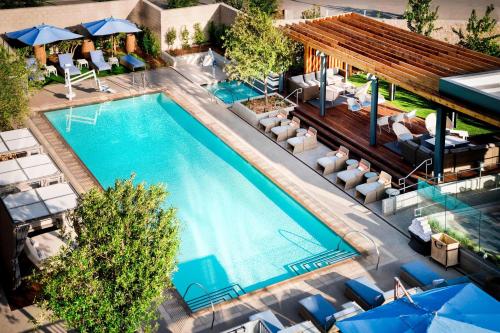 an overhead view of a pool at a hotel at Hotel Nia, Autograph Collection in Menlo Park