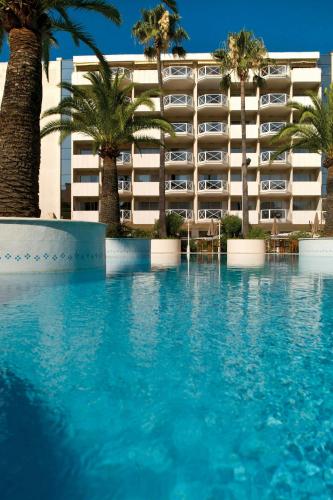 Πισίνα στο ή κοντά στο AC Hotel by Marriott Ambassadeur Antibes - Juan Les Pins