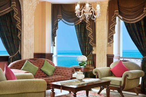 Al Habtoor Grand Resort, Autograph Collection Image