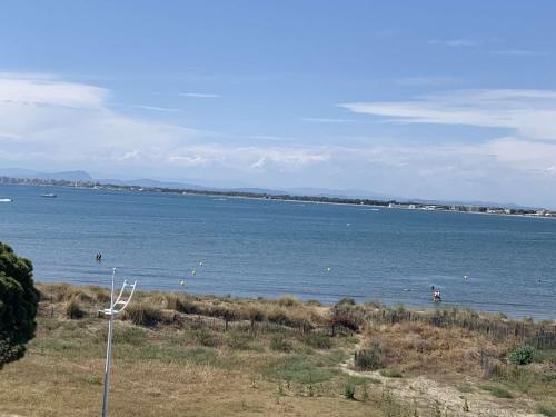 Appartement spacieux 3 pièces avec clim et parking, vue mer - FR-1-731-122