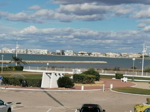 Bel Appartement 4 Pers avec Clim & Parking, Port Camargue - FR-1-731-119