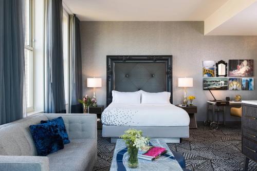 Renaissance Pittsburgh Hotel Image
