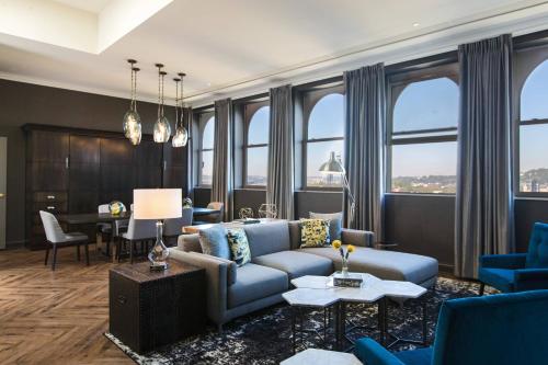 Renaissance Pittsburgh Hotel Image