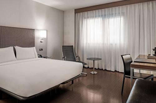 AC Hotel Porto by Marriott Image