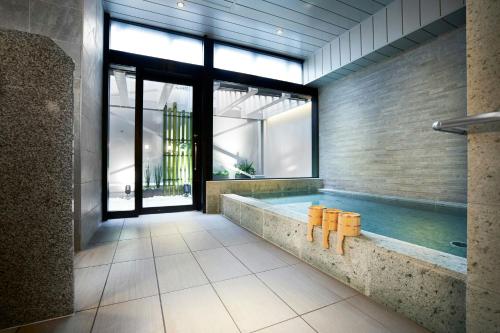 Courtyard by Marriott Osaka Honmachi