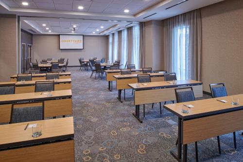 Konferenční prostory v ubytování Courtyard by Marriott Petoskey at Victories Square