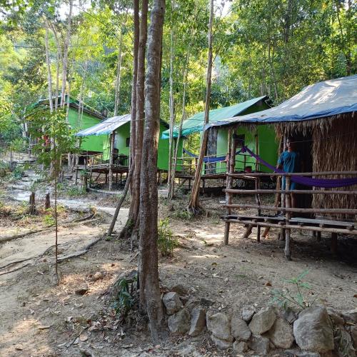 ロン島にあるSweet Jungle Campingのギャラリーの写真