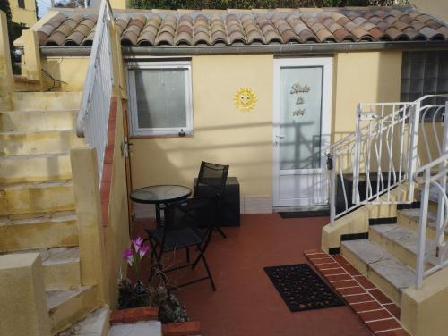 studio du soleil rez de jardin avec parking gratuit